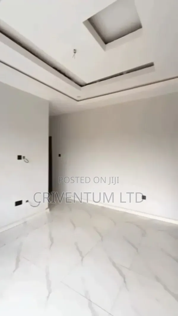 4bdrm Duplex in Gaduwa for sale