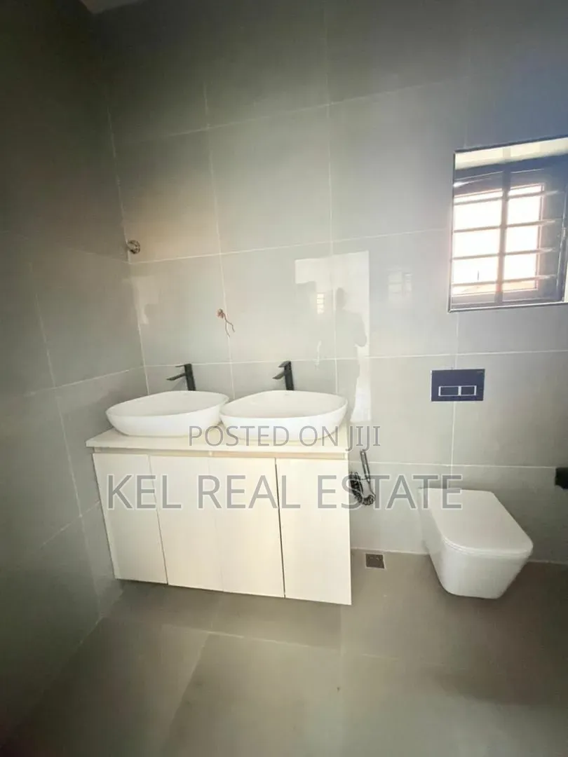 4bdrm Duplex in GRA Phase 1 for sale