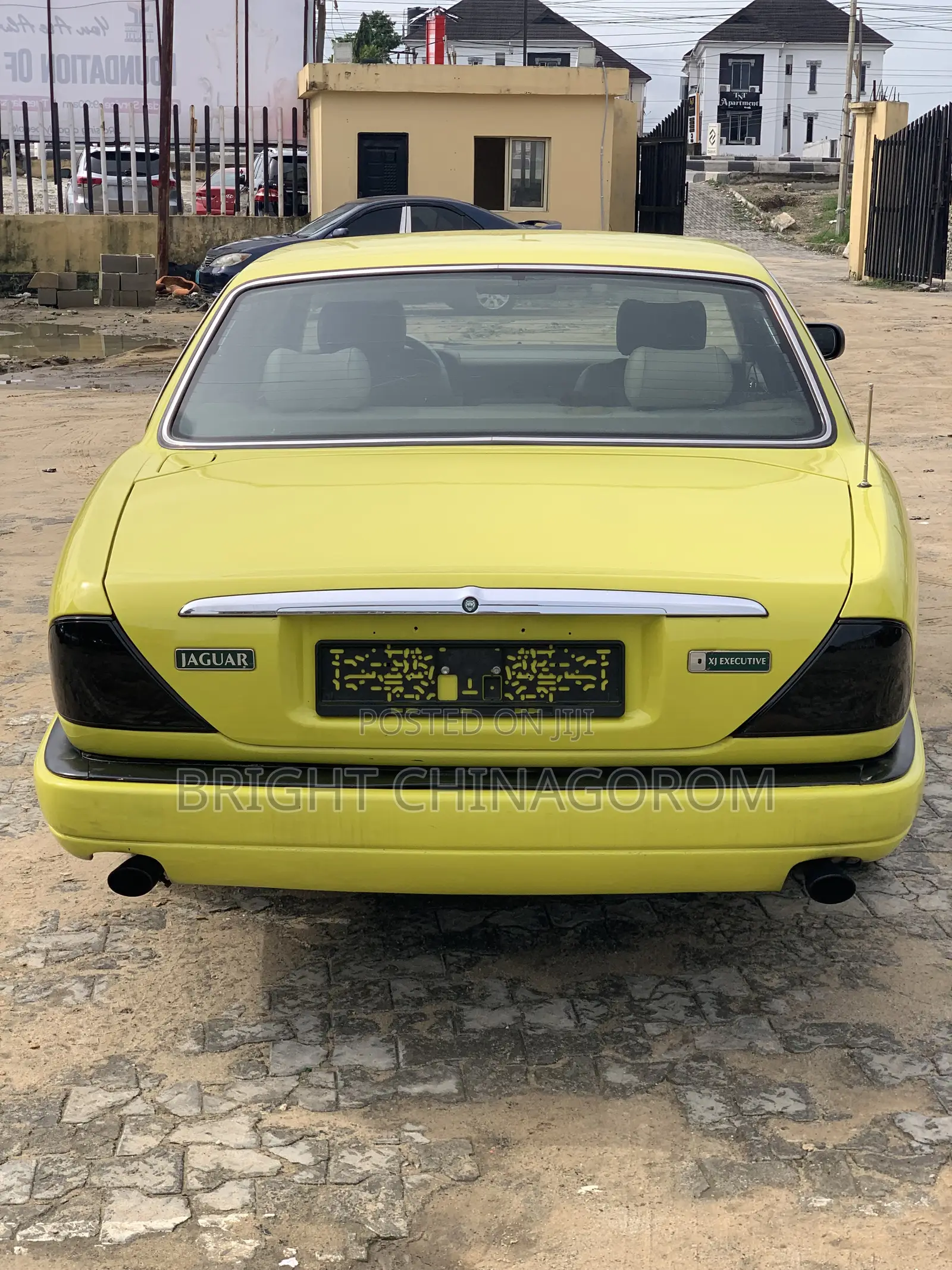 Jaguar S-Type 3.0L V6 2000 Yellow
