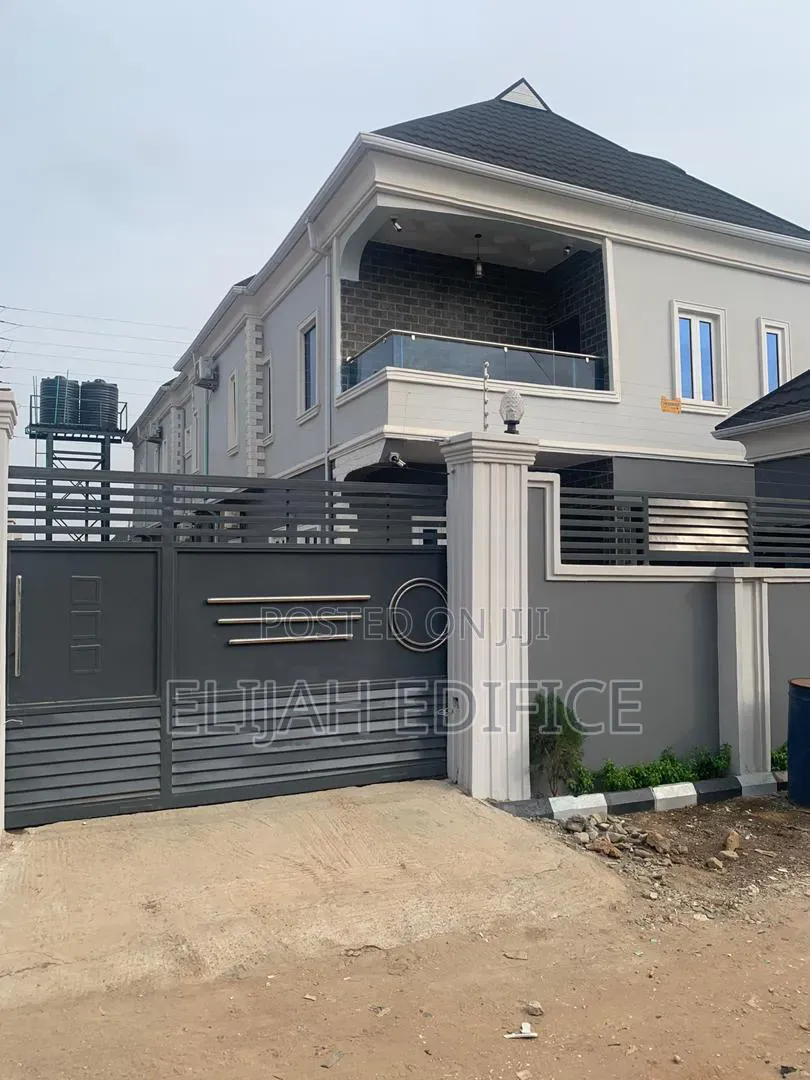 Furnished Mini Flat in Odogunyan, Ikorodu Garage for rent