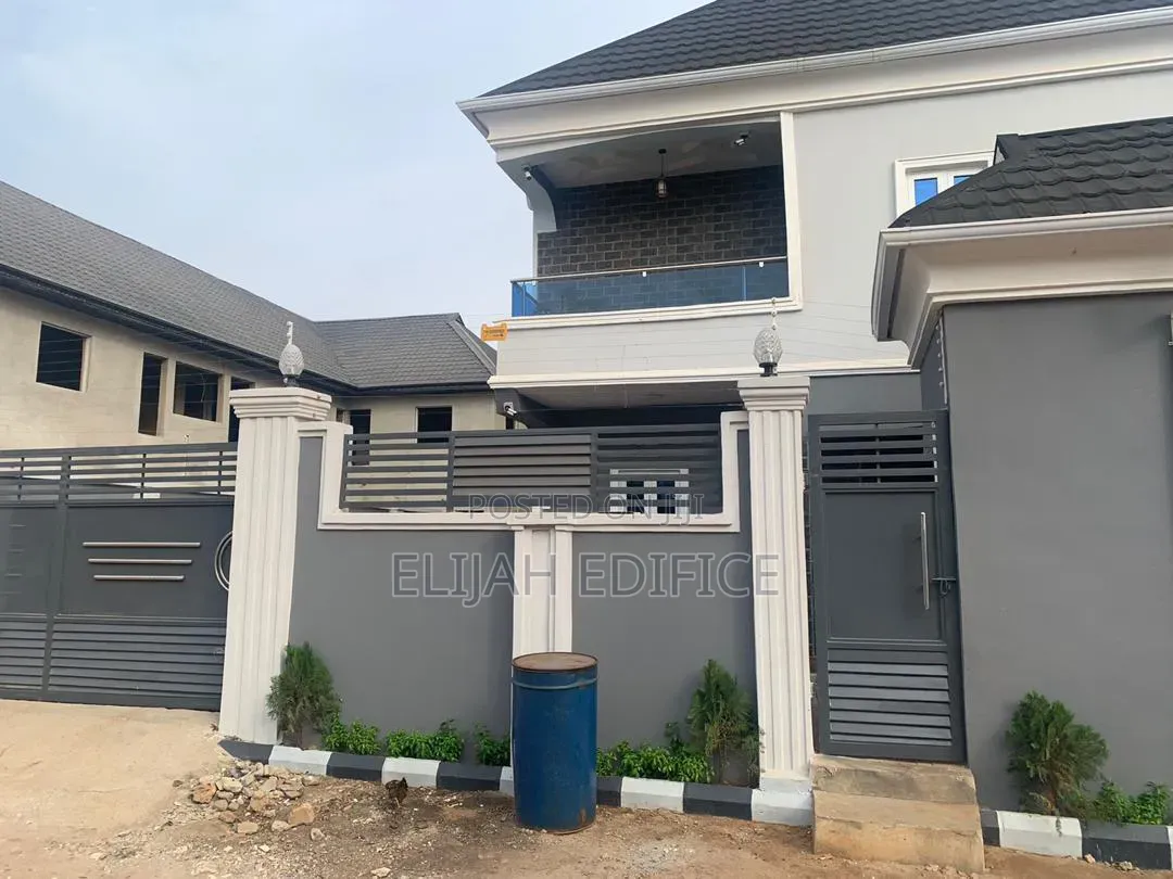 Furnished Mini Flat in Odogunyan, Ikorodu Garage for rent