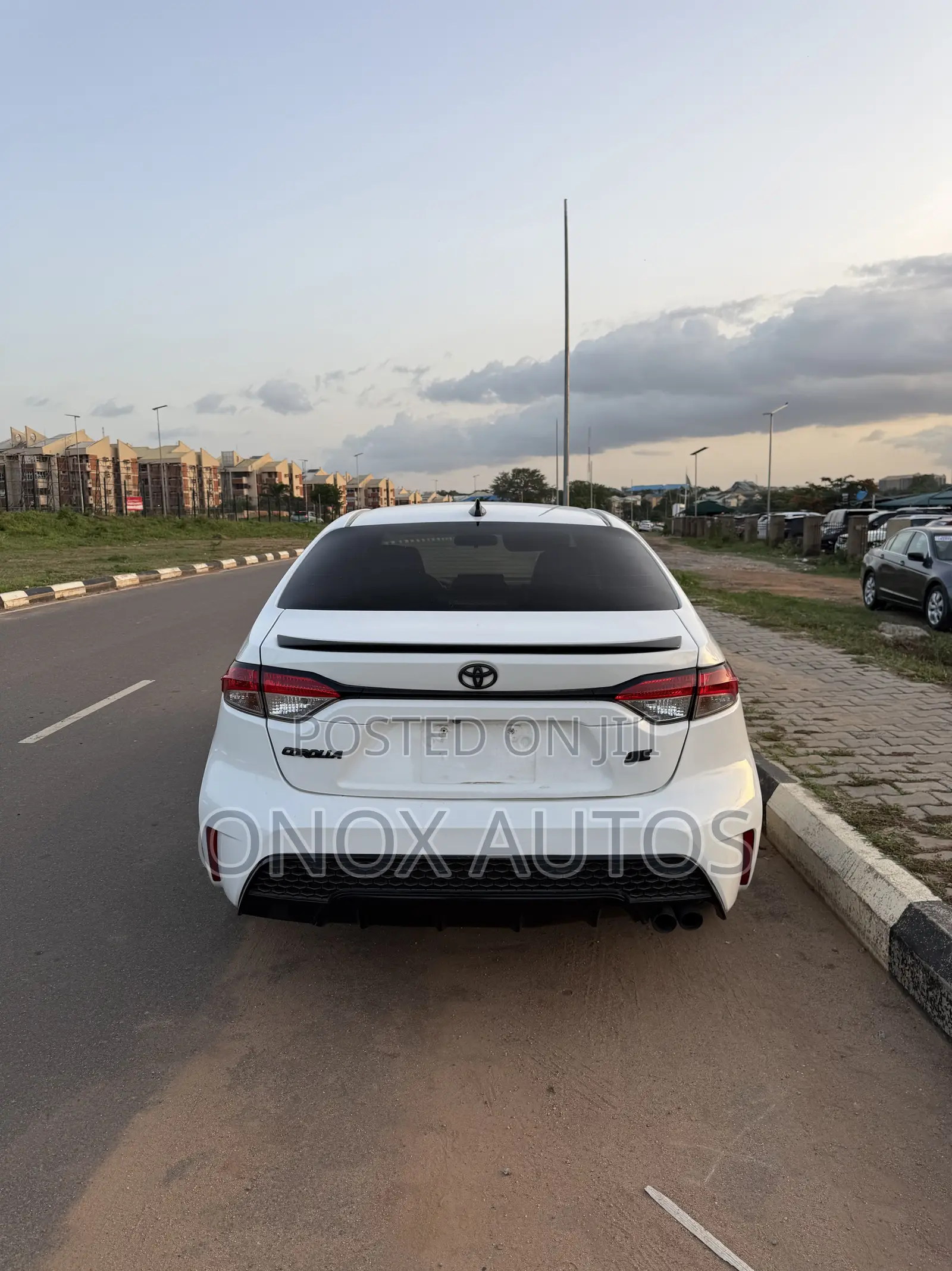 Toyota Corolla SE 2021 White