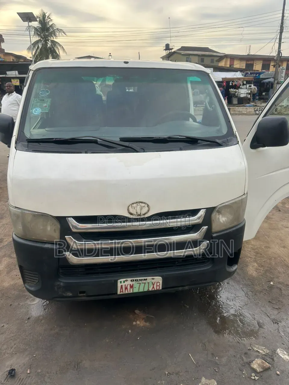 Toyota HiAce 2013 White