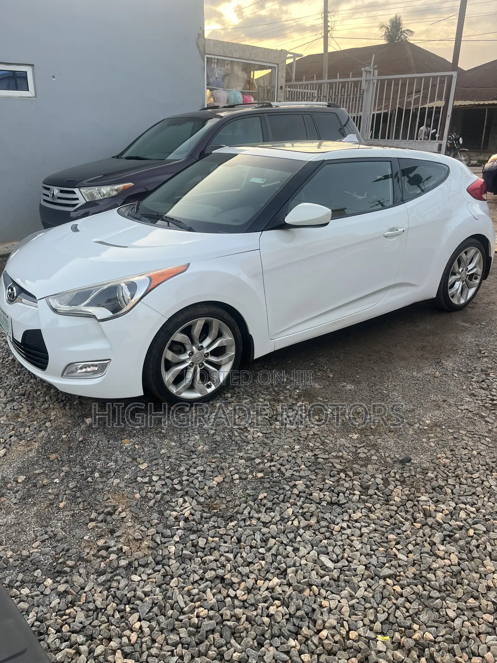 Hyundai Veloster 3dr Hatchback w/Black Interior (1.6L 4cyl 6AM) 2015