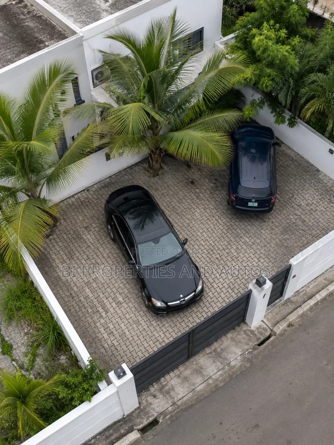 Mercedes-Benz C300 2011 Black
