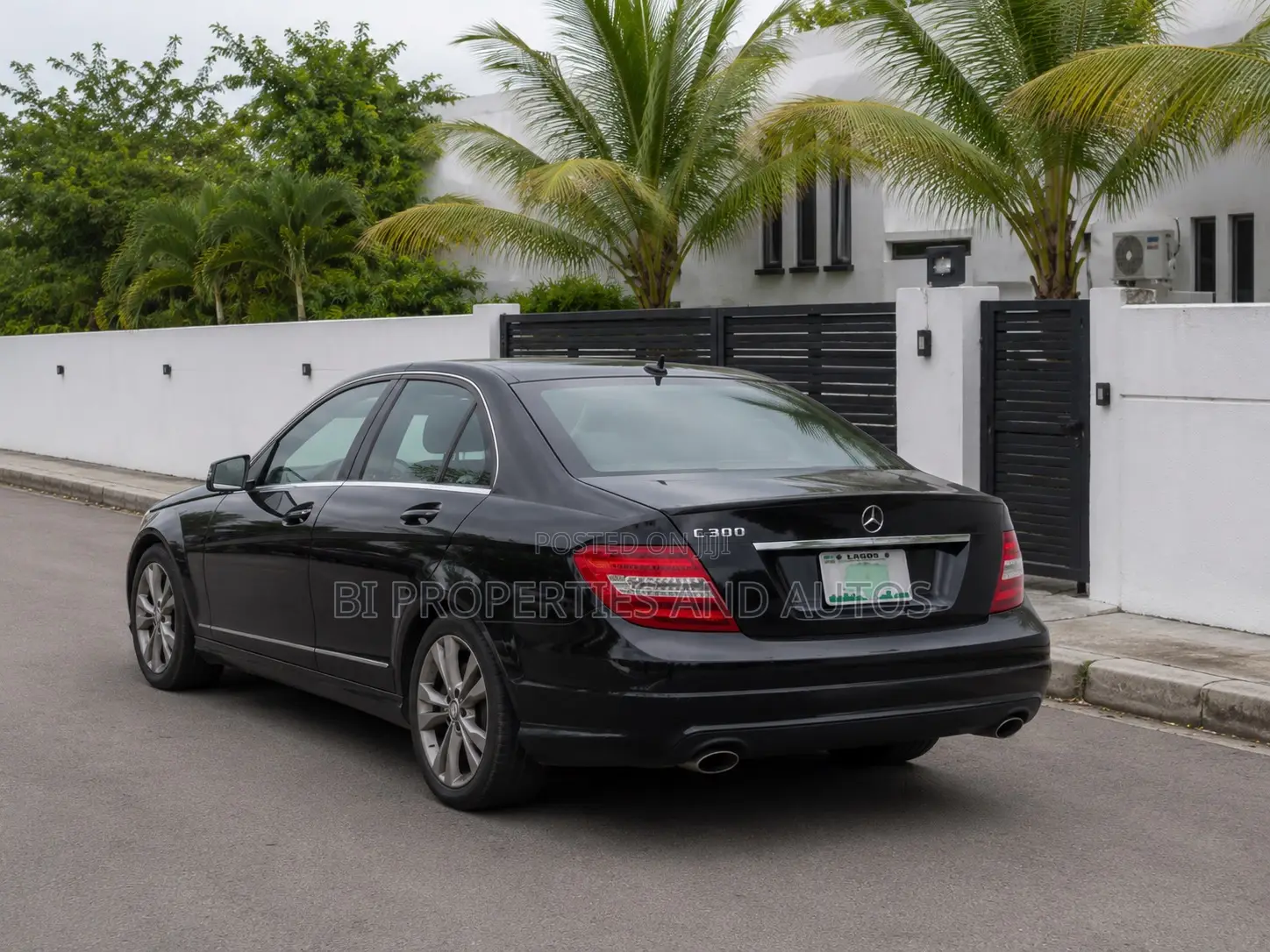 Mercedes-Benz C300 2011 Black