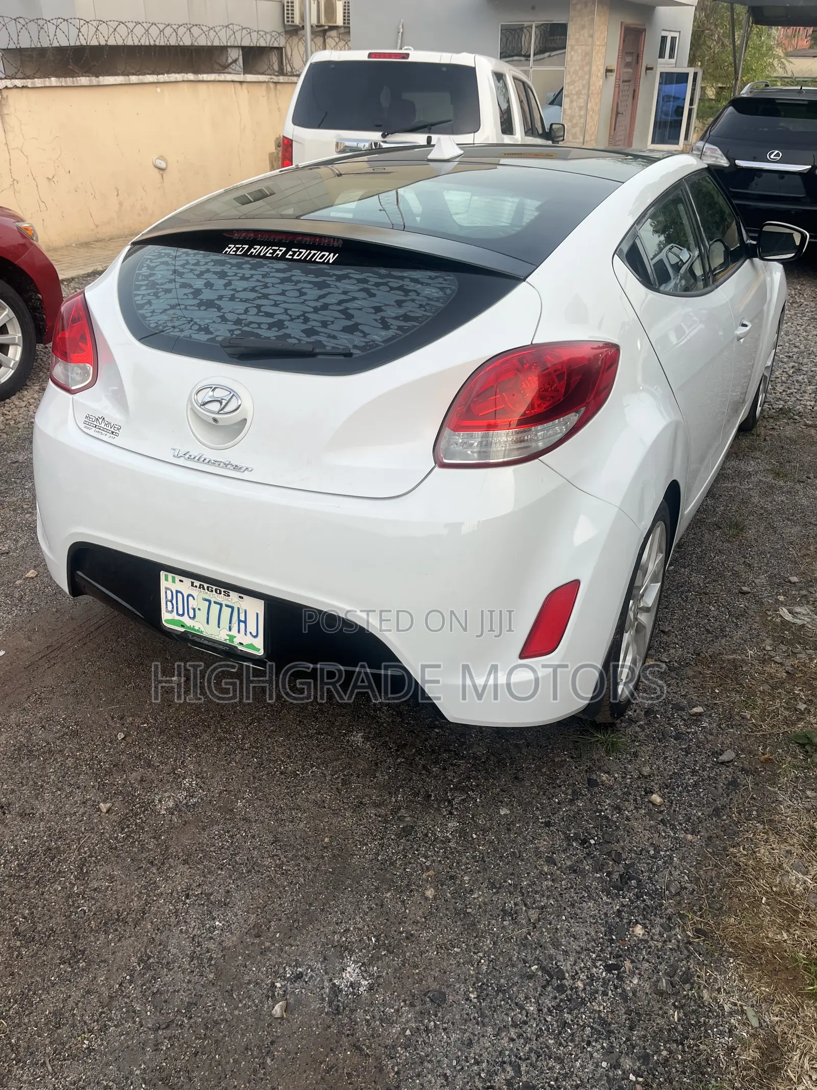 Hyundai Veloster 3dr Hatchback w/Black Interior (1.6L 4cyl 6AM) 2015