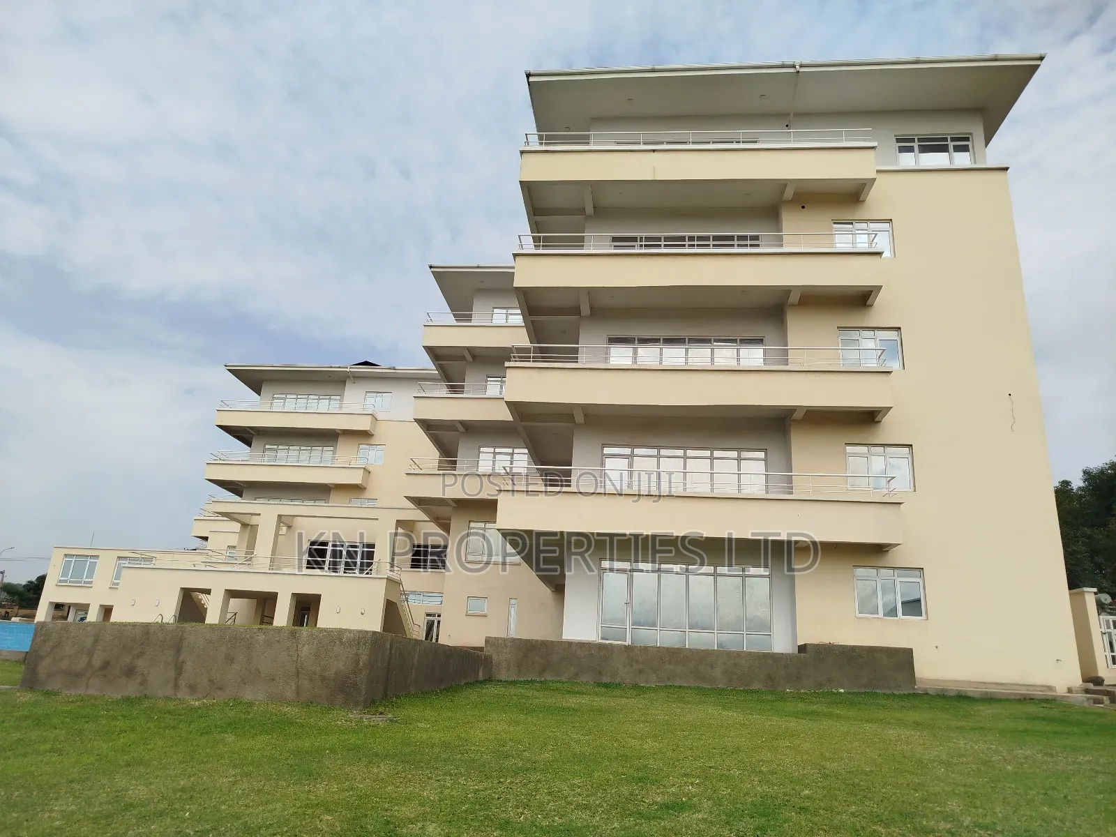3bdrm Apartment in Guzape for sale