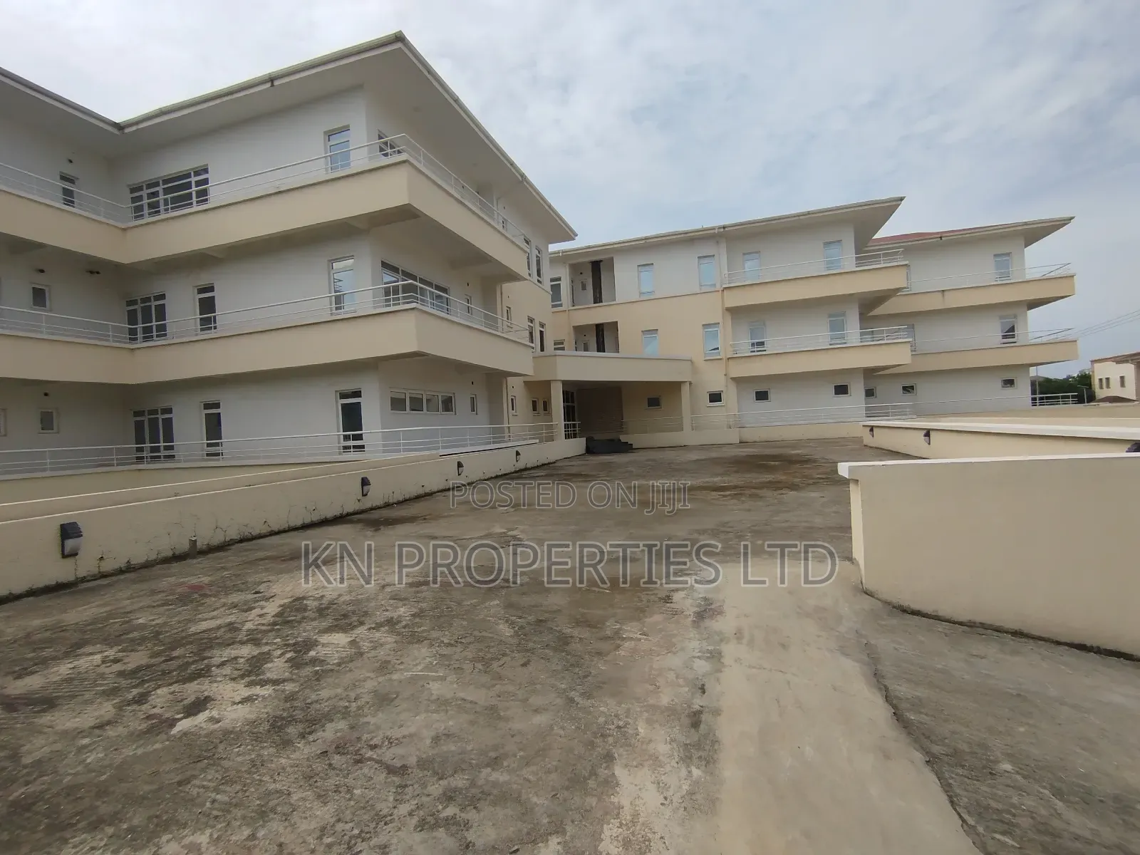 3bdrm Apartment in Guzape for sale