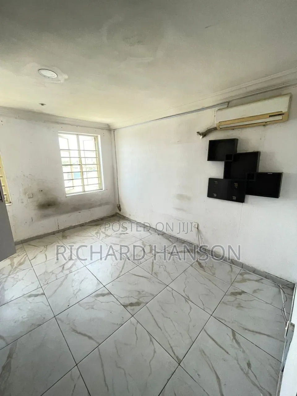 1bdrm Shared Apartment in Not Mini Flat, Chevron for rent