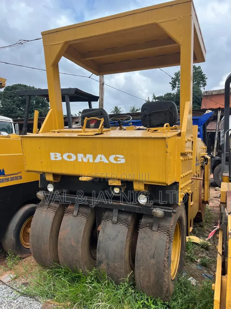 Bomag Asphalt Combination Vibratory Compactor Roller - Company Use