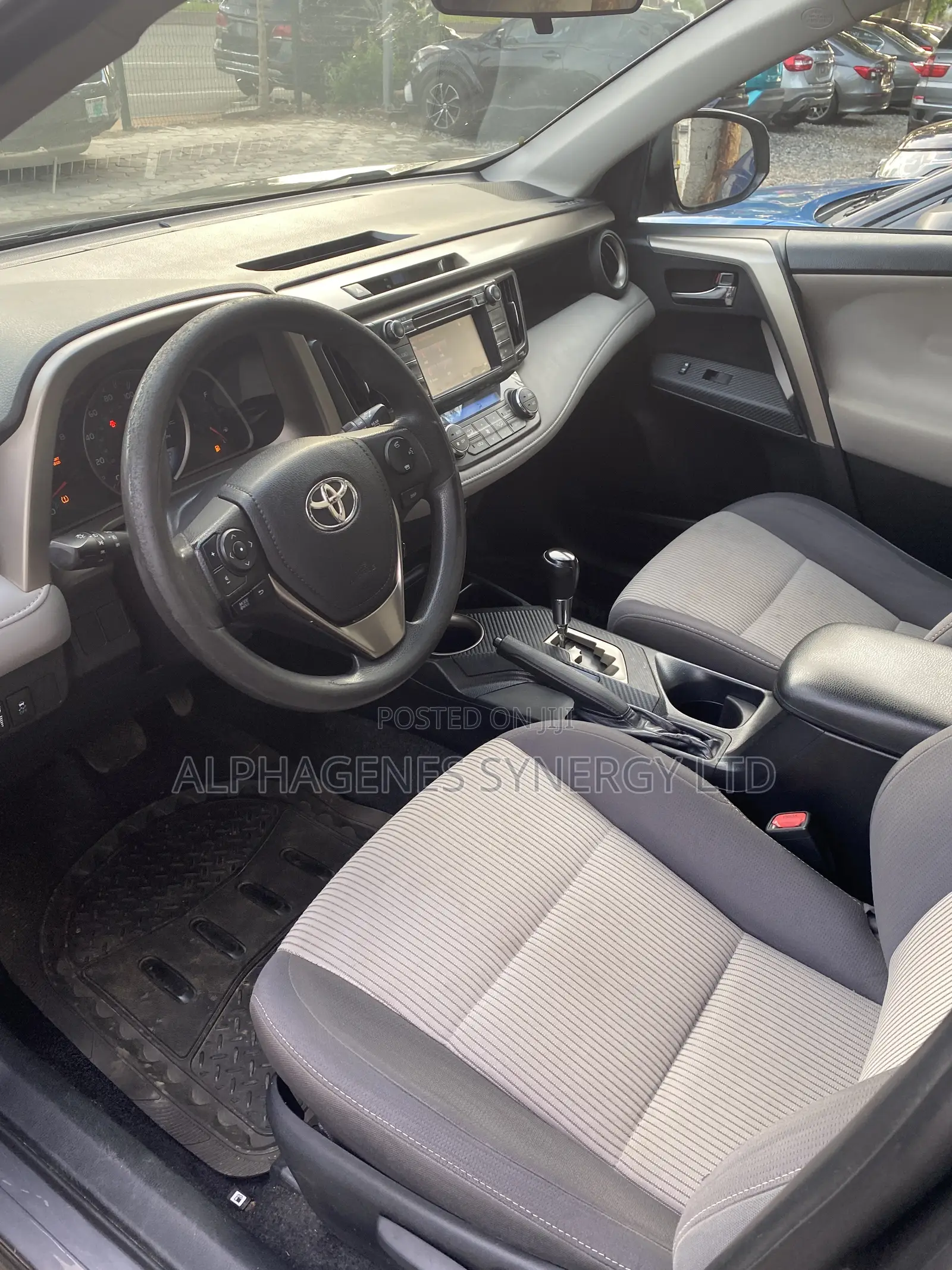 Toyota RAV4 XLE 4dr SUV (2.5L 4cyl 6A) 2014 Gray