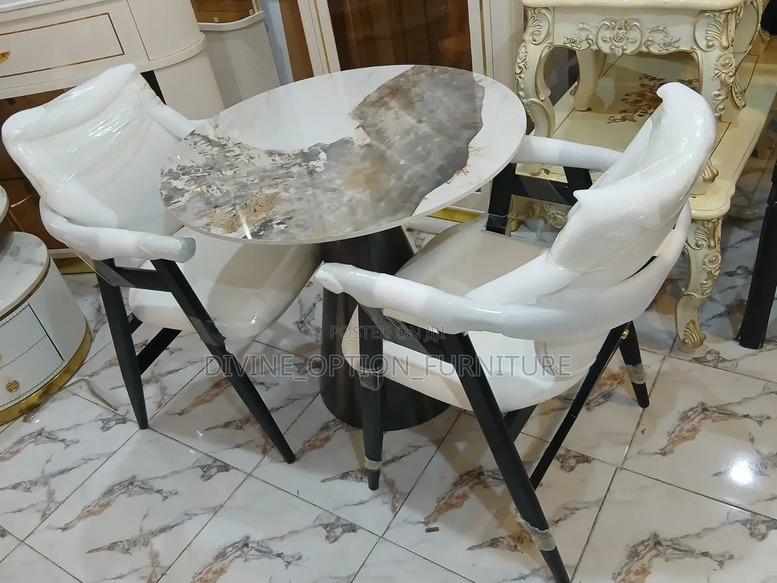 Contemporary Dinning Tables