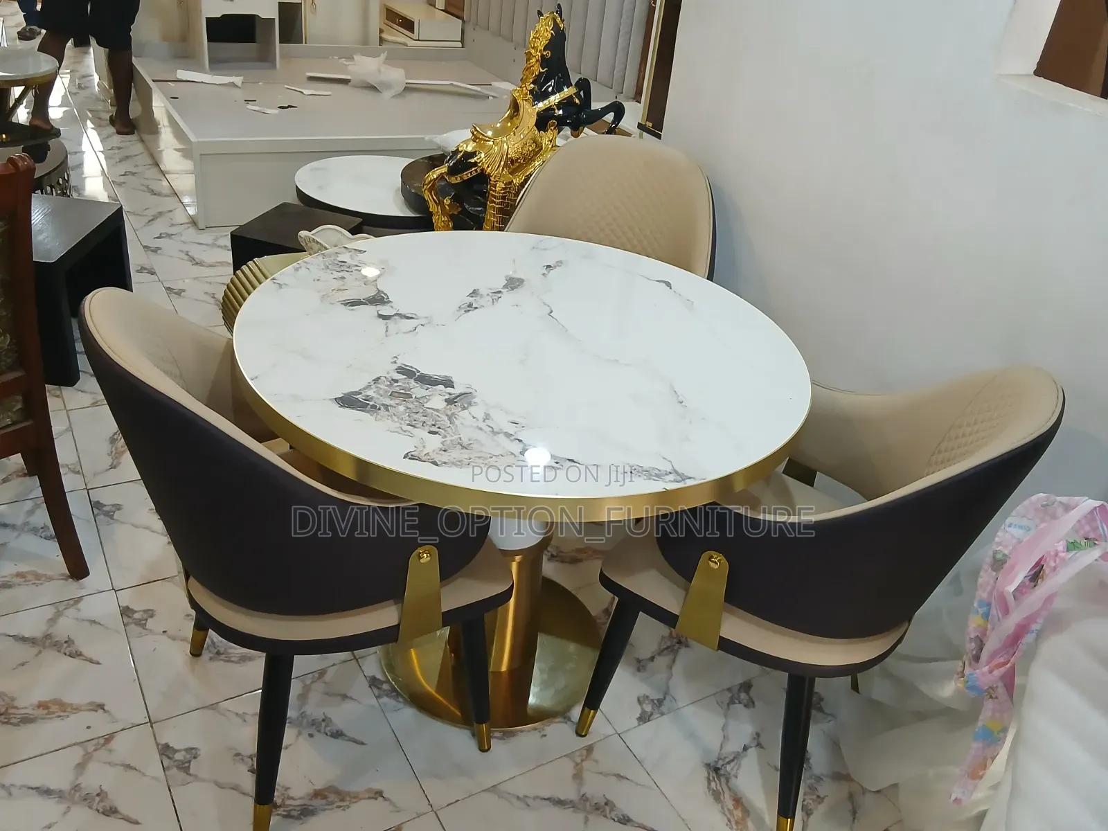 Contemporary Dinning Tables