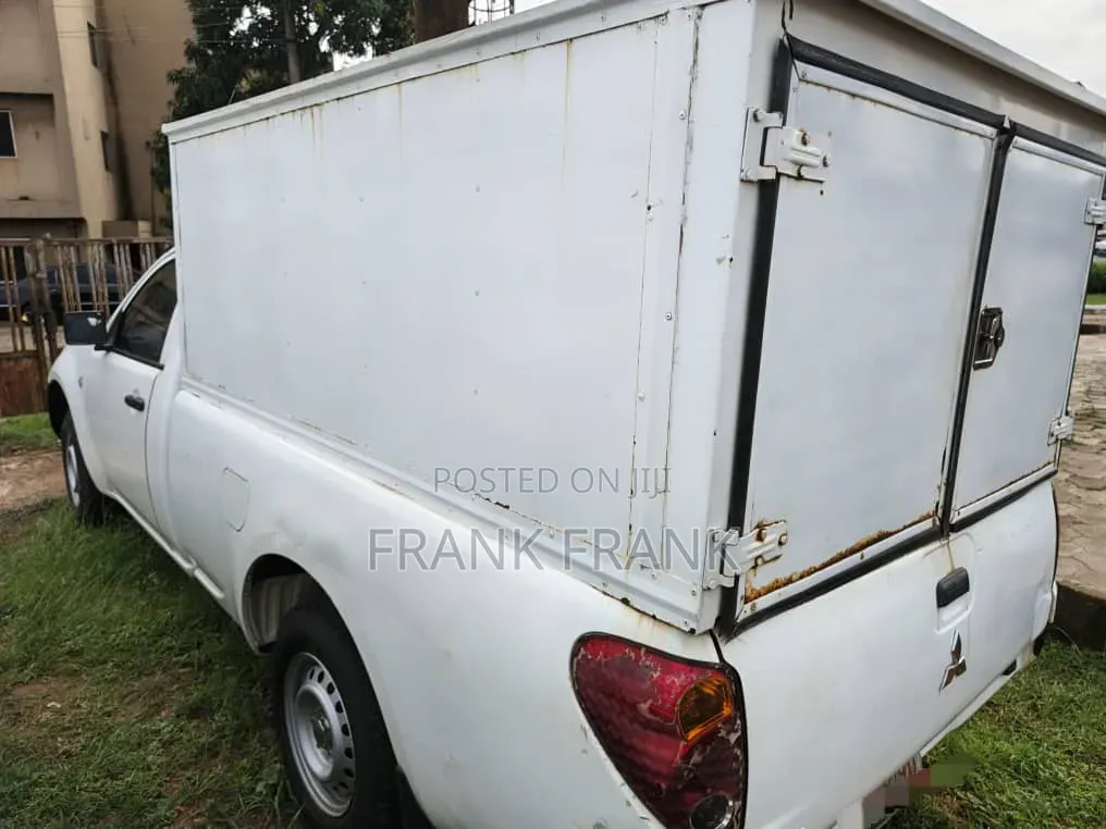 Mitsubishi L200 2006 White