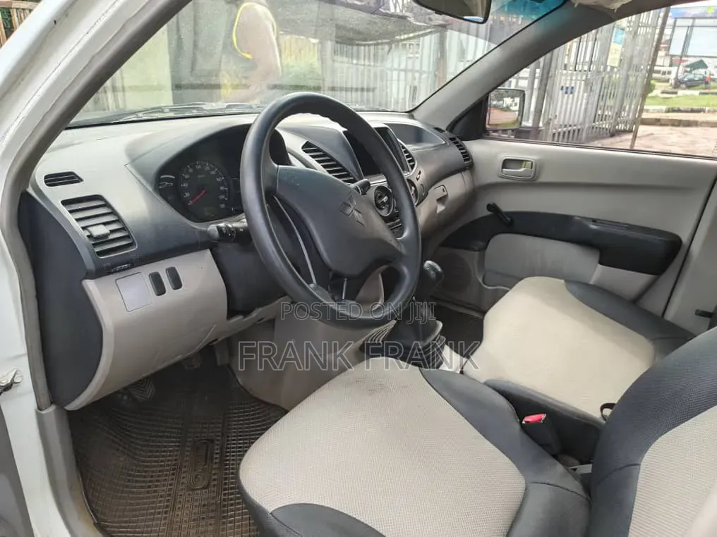 Mitsubishi L200 2006 White