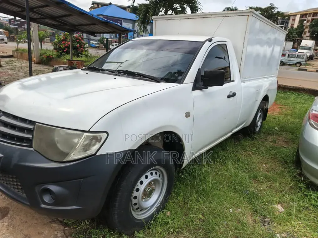 Mitsubishi L200 2006 White