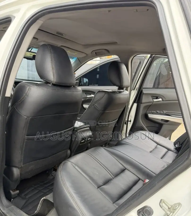 Honda Crosstour 2015 White