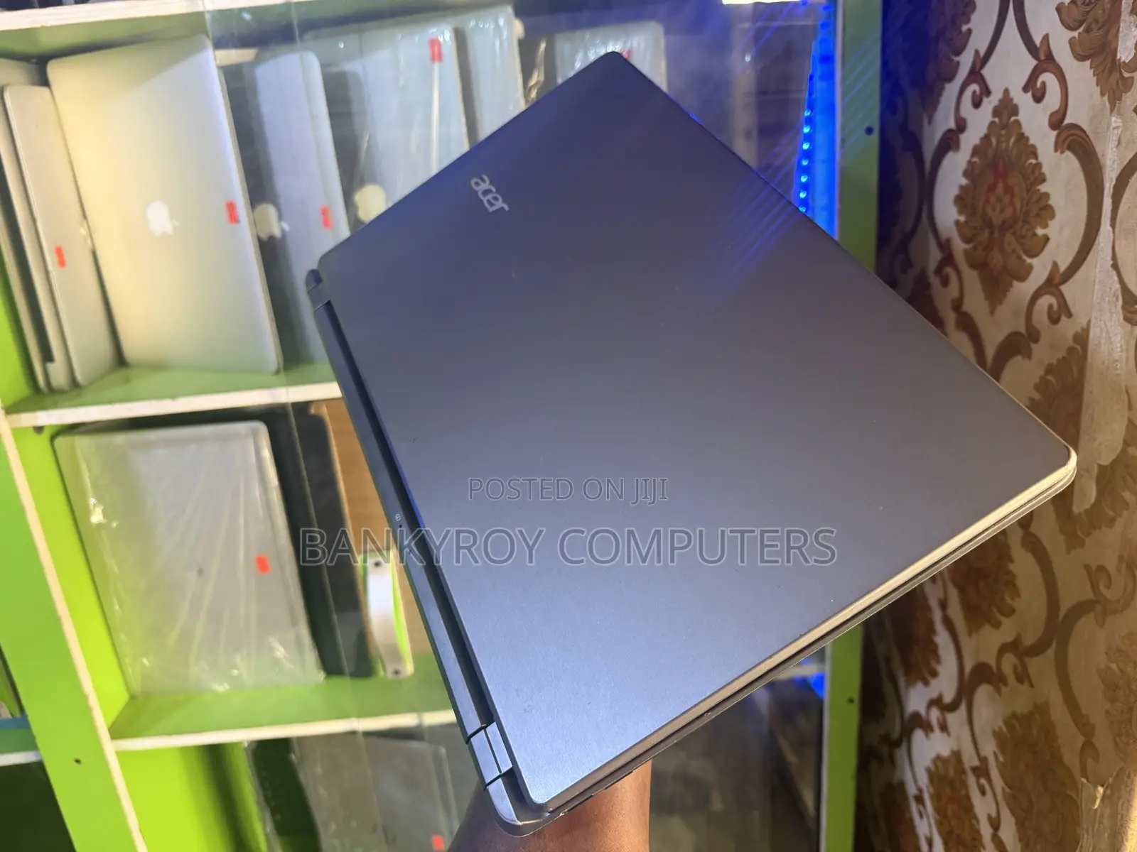 Laptop Acer Aspire 5560 (15 12GB Intel Core i5 HDD+SSD 256GB