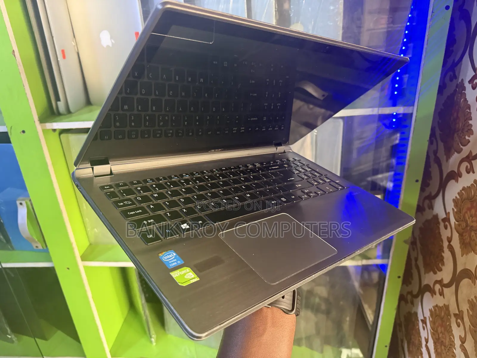 Laptop Acer Aspire 5560 (15 12GB Intel Core i5 HDD+SSD 256GB