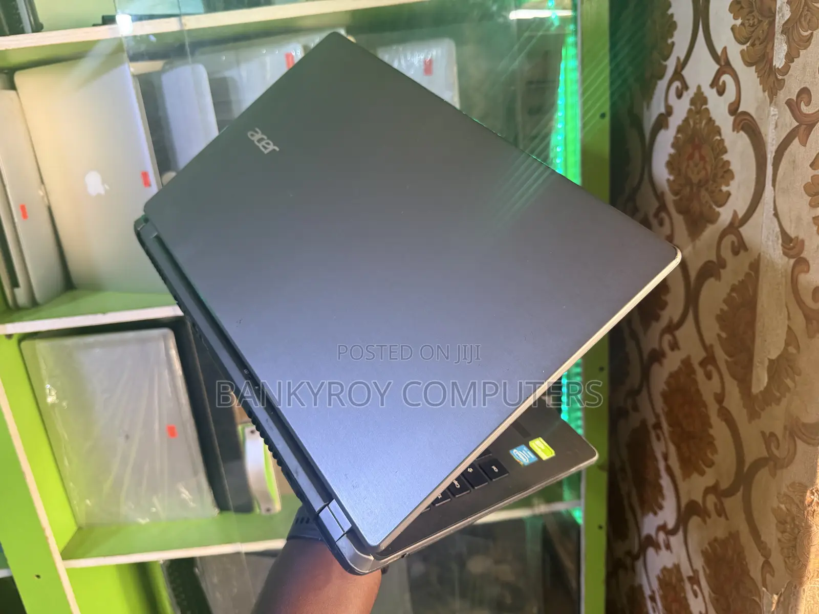 Laptop Acer Aspire 5560 (15 12GB Intel Core i5 HDD+SSD 256GB