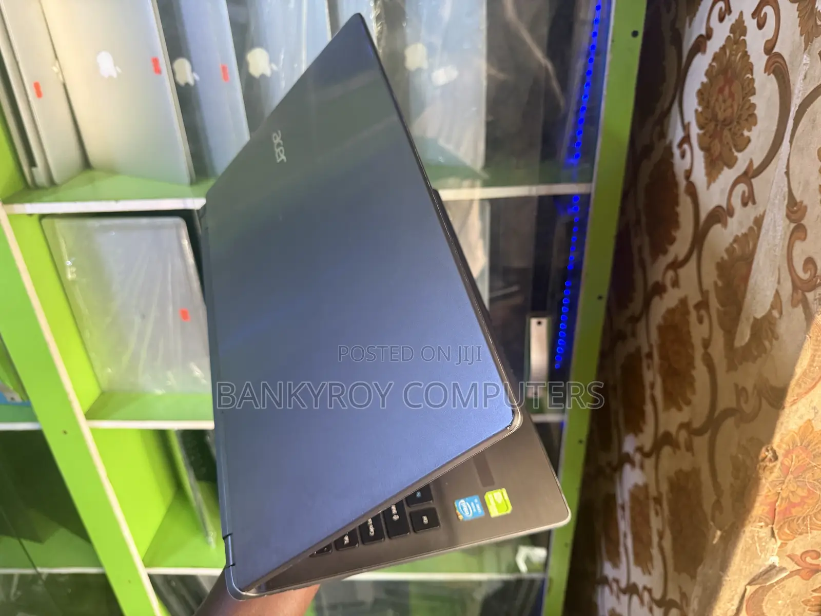 Laptop Acer Aspire 5560 (15 12GB Intel Core i5 HDD+SSD 256GB