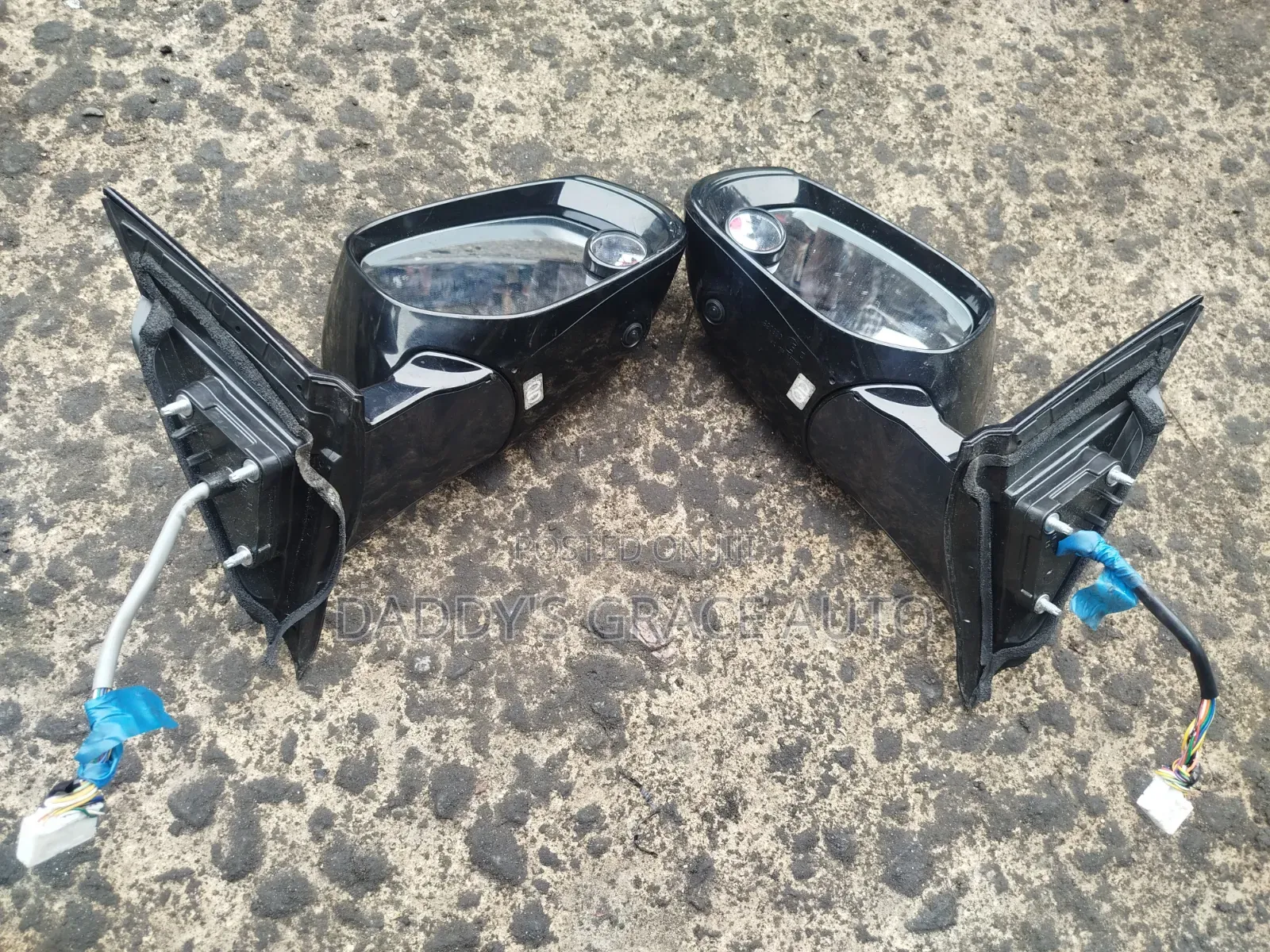Infiniti Q50 2020-2024 Side Mirrors With Camera