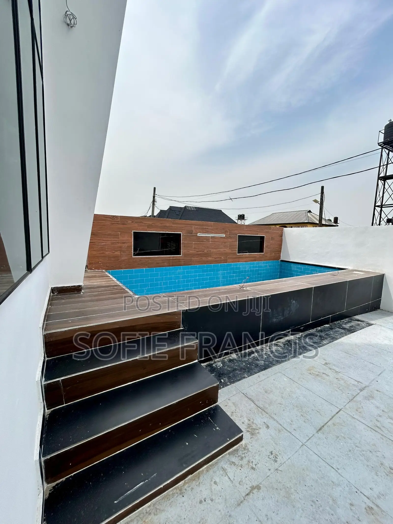 5bdrm Duplex in Sangotedo for sale