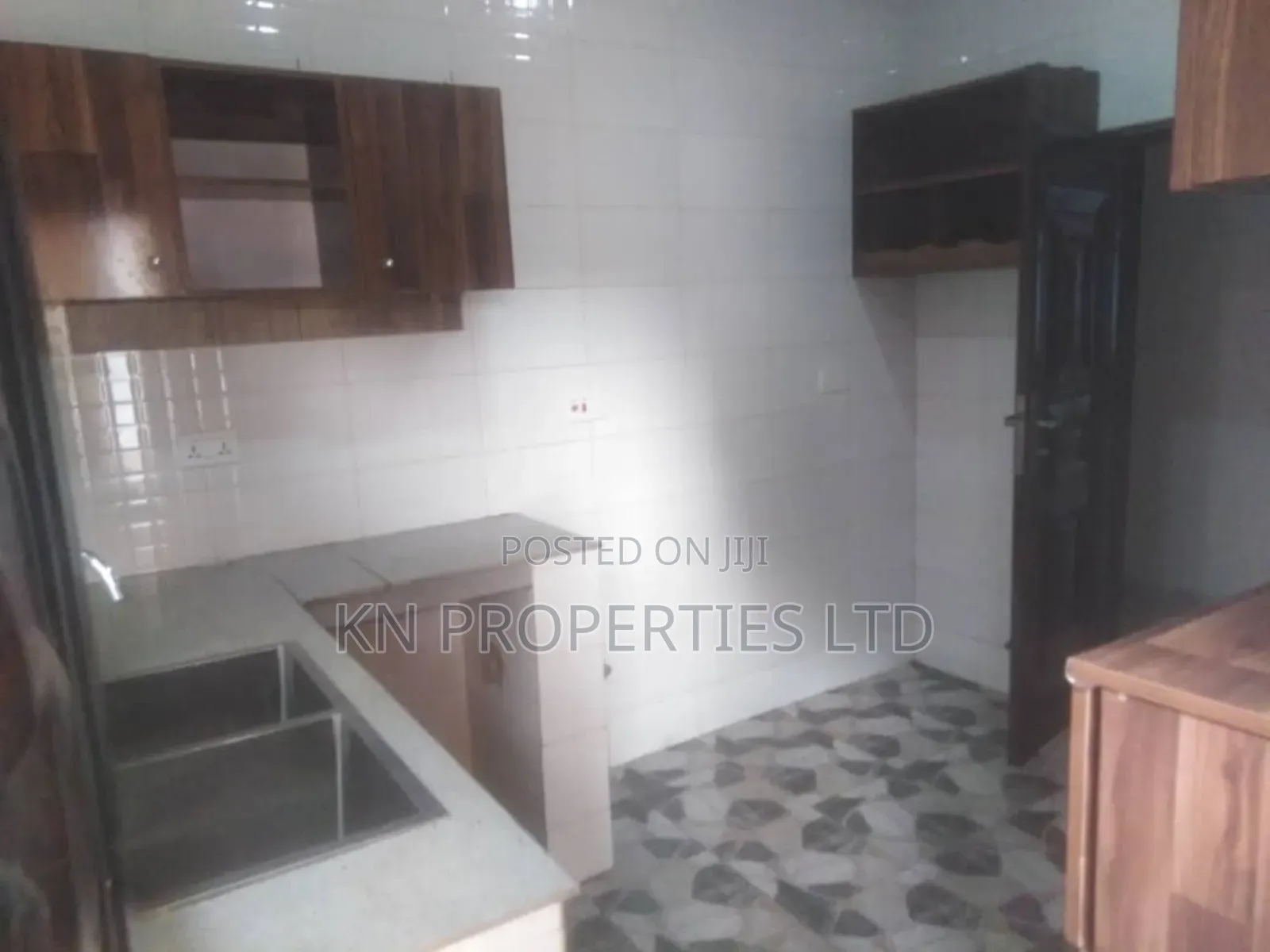 3bdrm Apartment in American, Durumi for rent