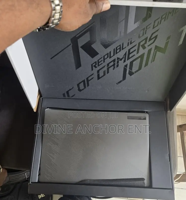 Laptop Asus ROG Zephyrus G16 16GB Intel Core i7 SSD 512GB