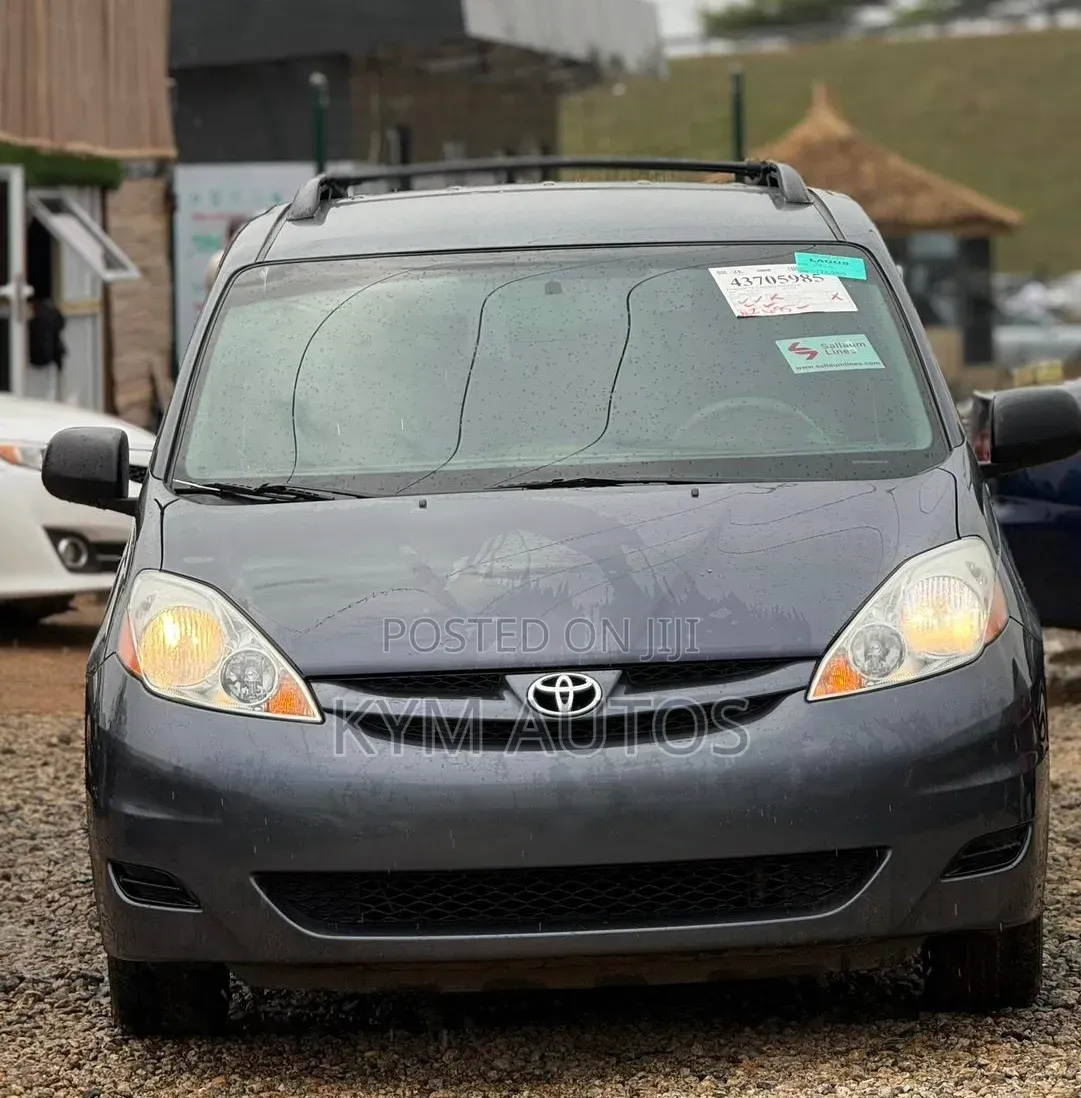 Toyota Sienna 2009 Gray