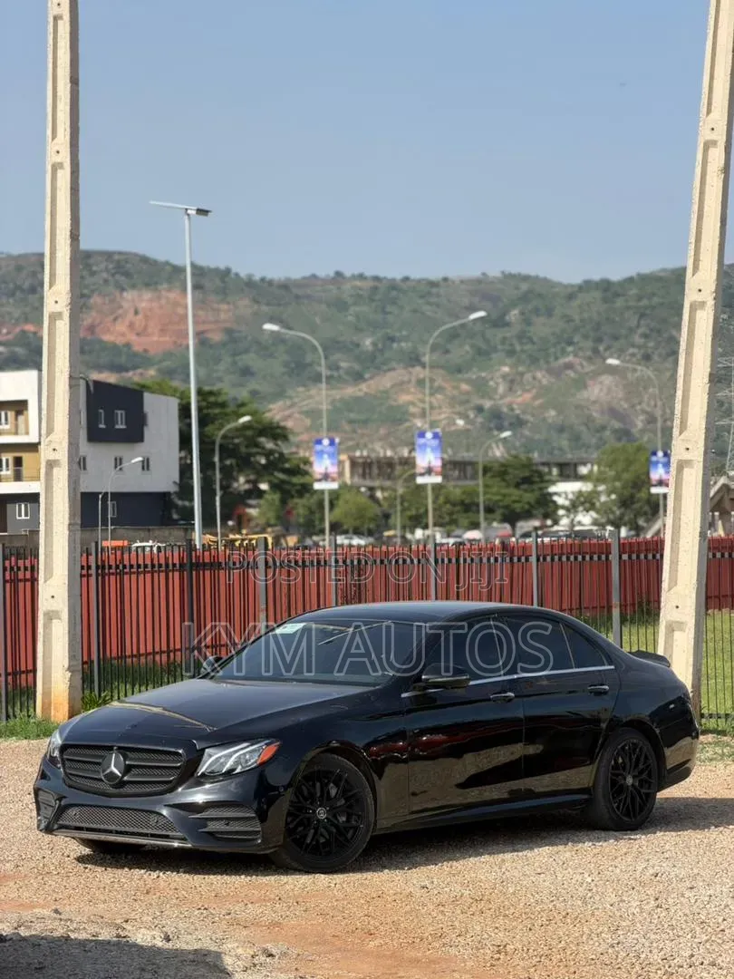 Mercedes-Benz E300 4Matic AWD Sedan (2.0L 4cyl 9A) 2017 Black