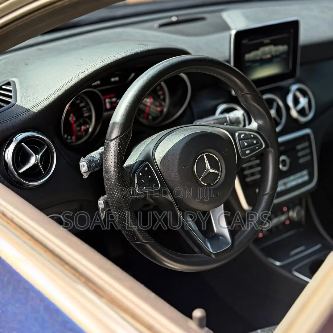 Mercedes-Benz GLA 250 2018 Blue