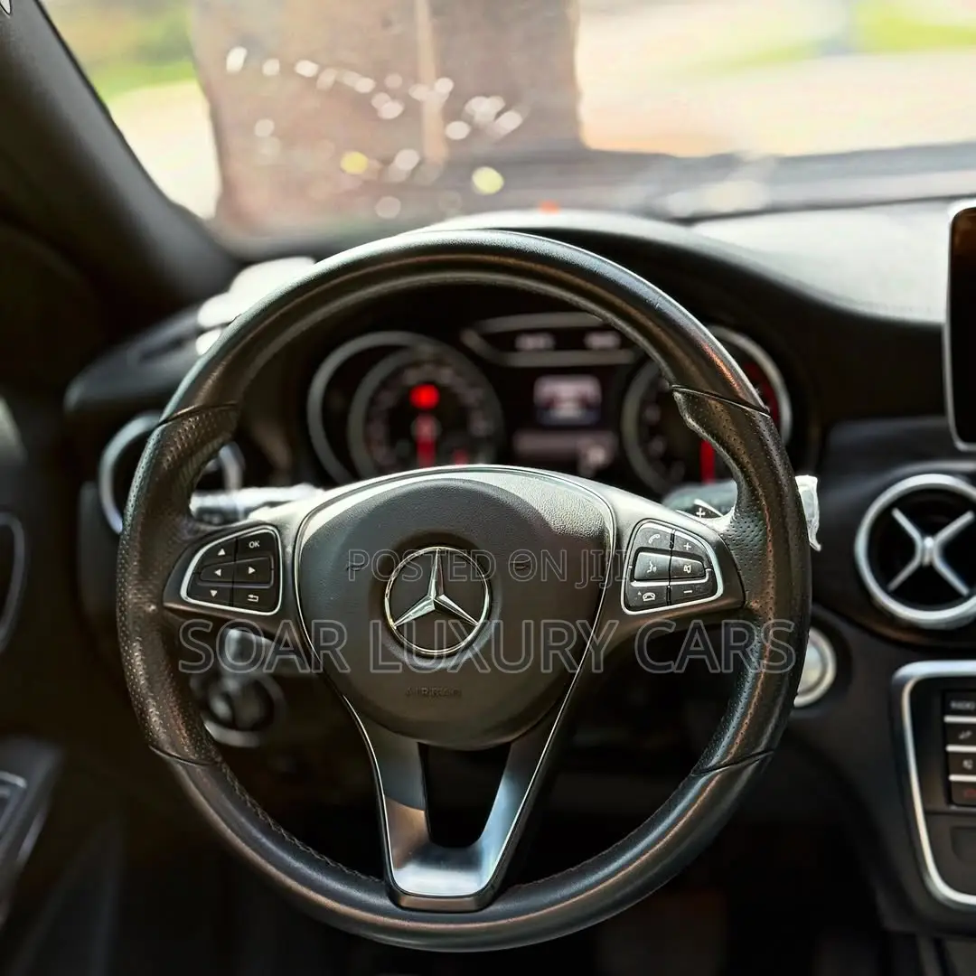 Mercedes-Benz GLA 250 2018 Blue
