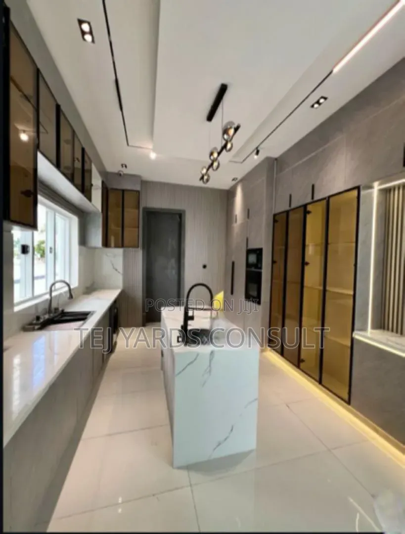Furnished 5bdrm House in Osapa london for sale
