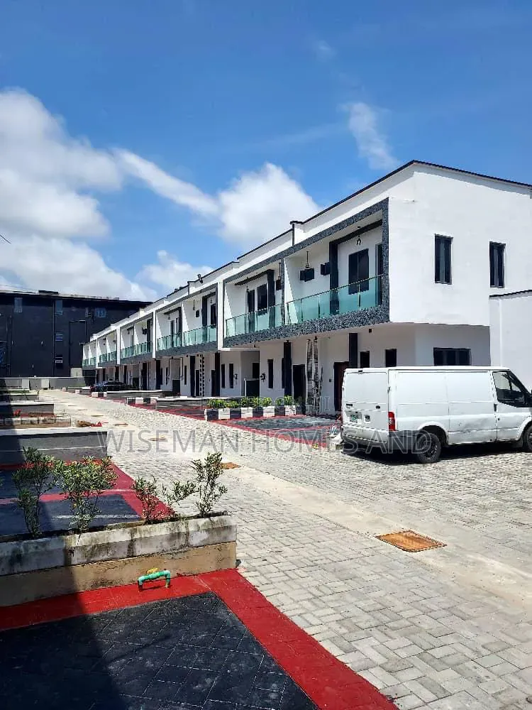 4bdrm Duplex in Ologolo Lekki for rent