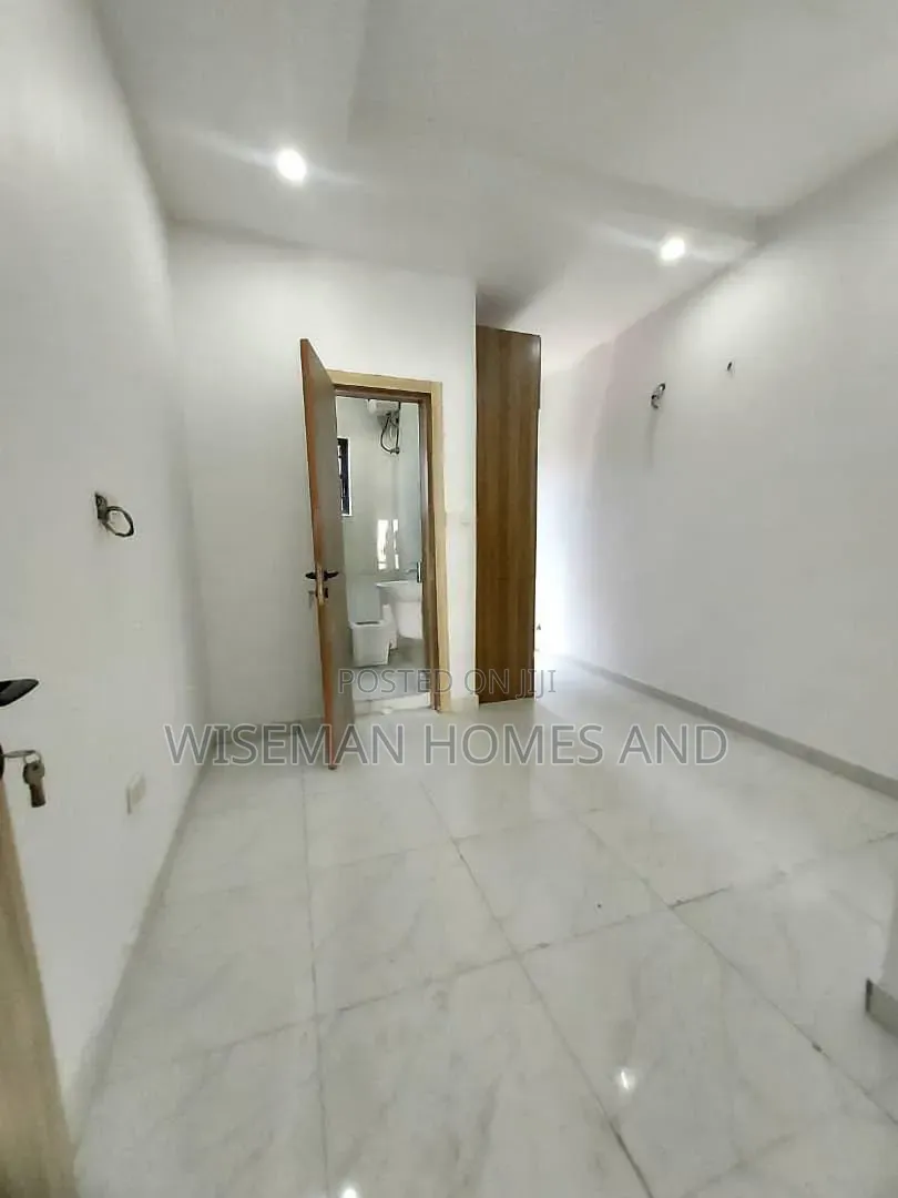 4bdrm Duplex in Ologolo Lekki for rent