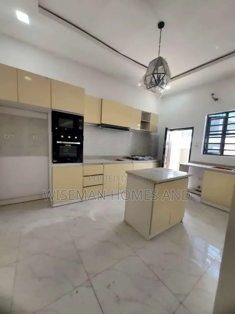 4bdrm Duplex in Ologolo Lekki for rent