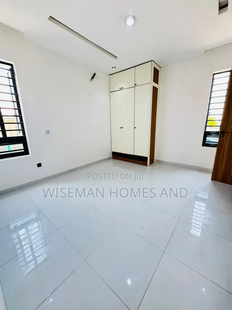 2bdrm Apartment in Harris Drive Lekki, VGC / Ajah for rent