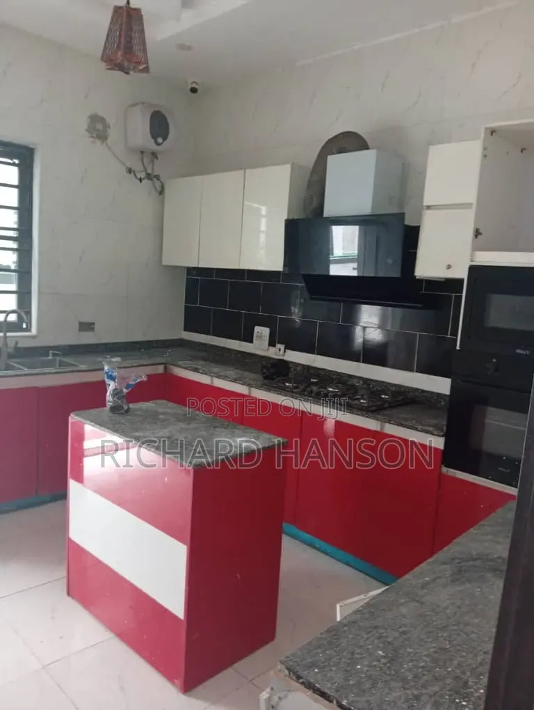 4bdrm Duplex in Secured, Chevron for rent