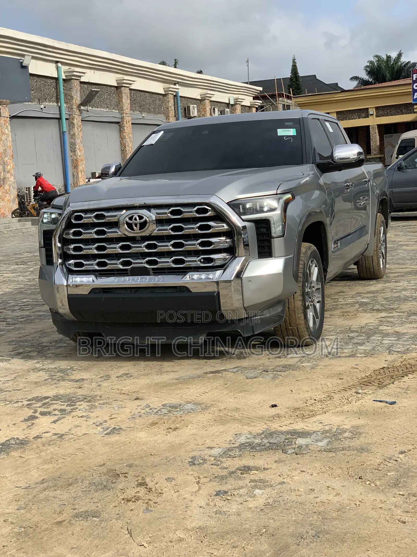 Toyota Tundra 1794 Edition CrewMax 5.5' Bed 2023 Silver