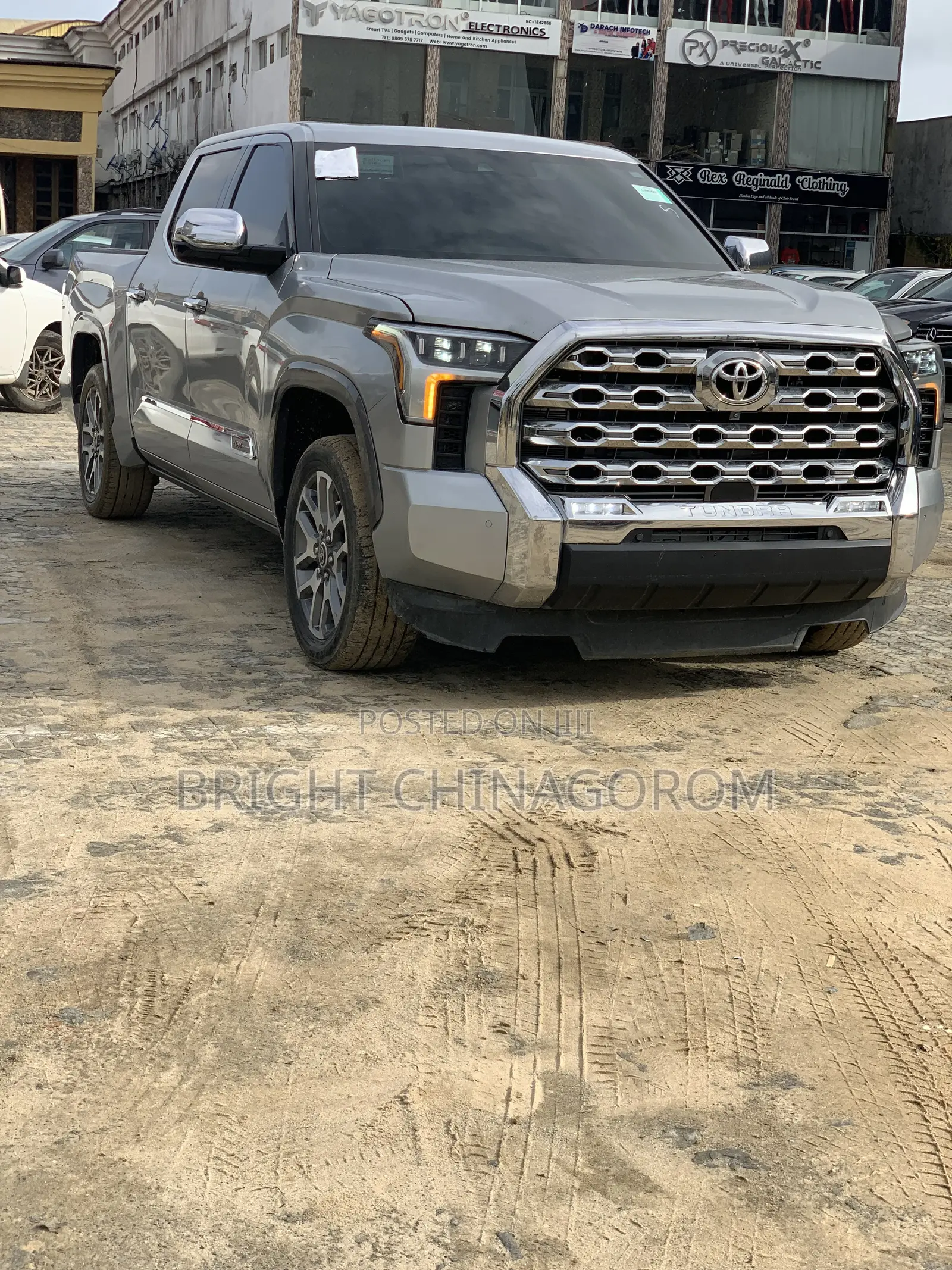 Toyota Tundra 1794 Edition CrewMax 5.5' Bed 2023 Silver