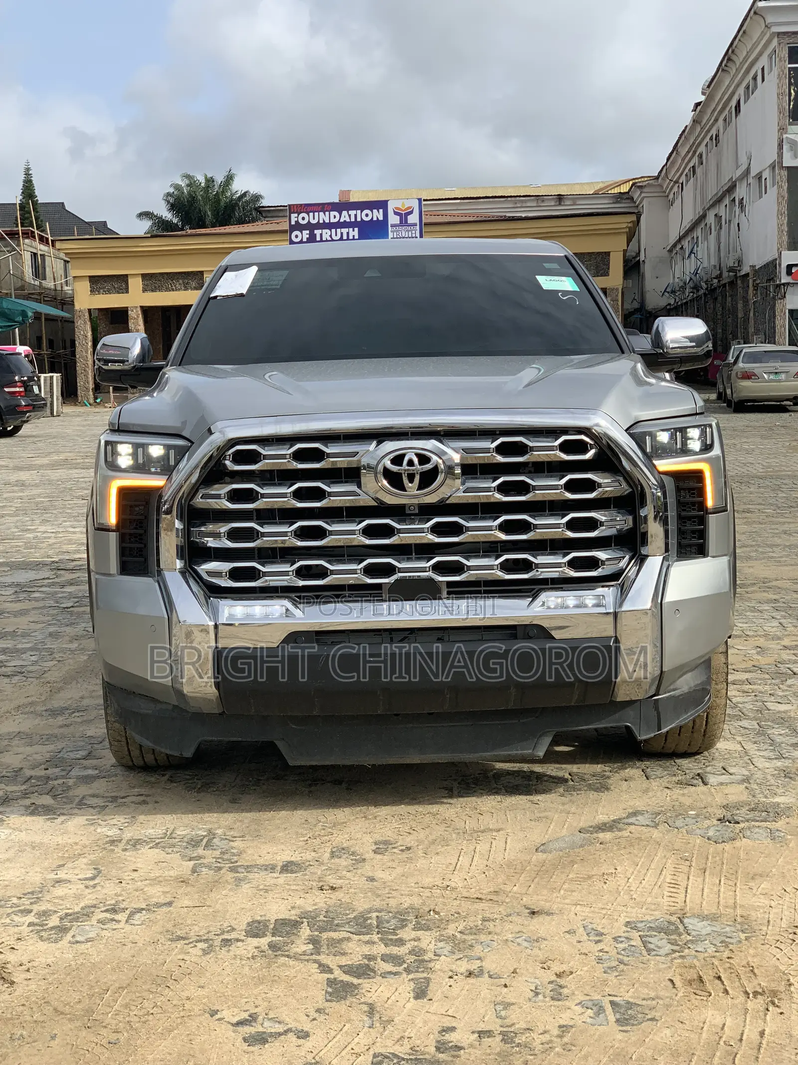 Toyota Tundra 1794 Edition CrewMax 5.5' Bed 2023 Silver