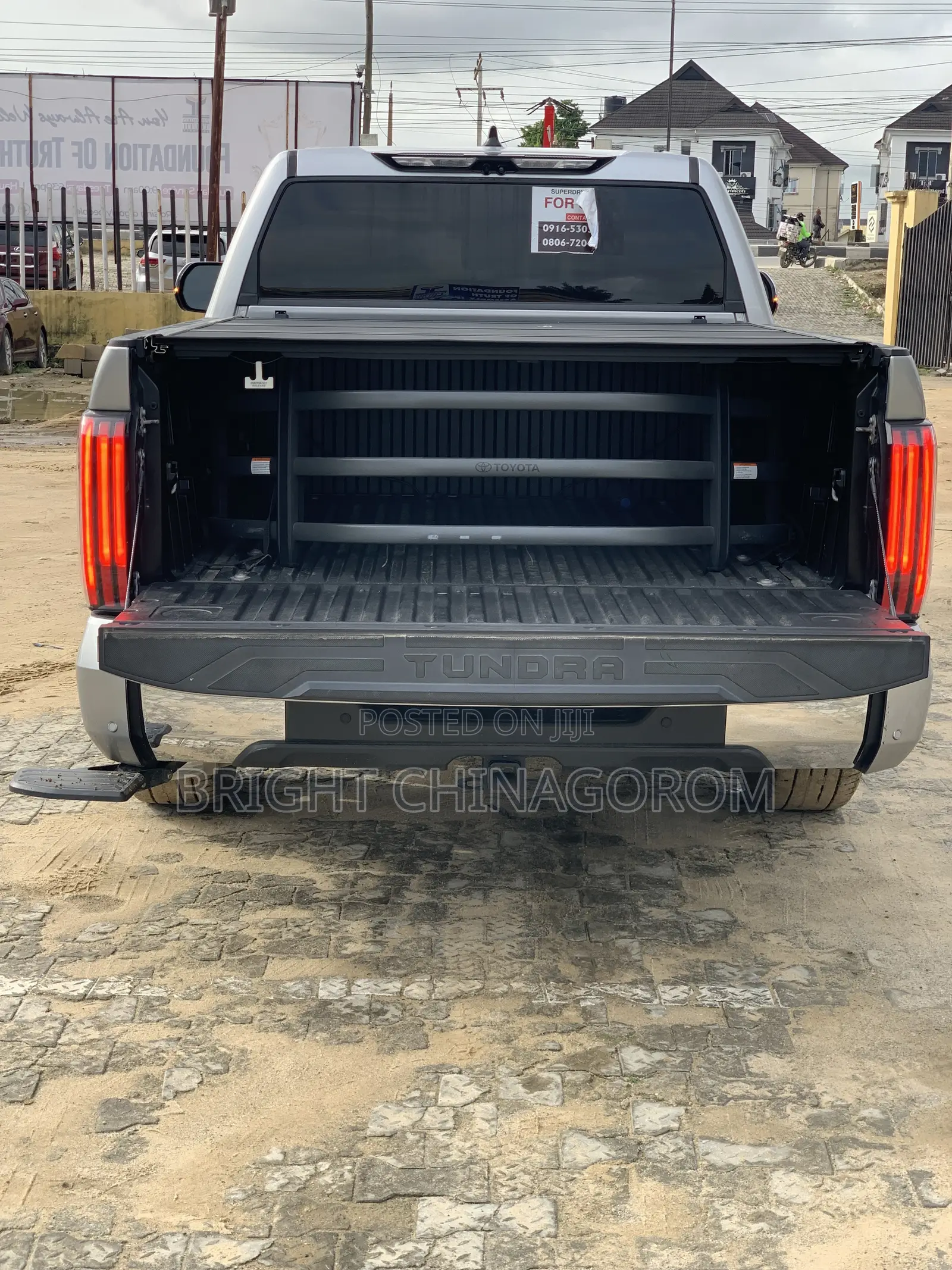 Toyota Tundra 1794 Edition CrewMax 5.5' Bed 2023 Silver