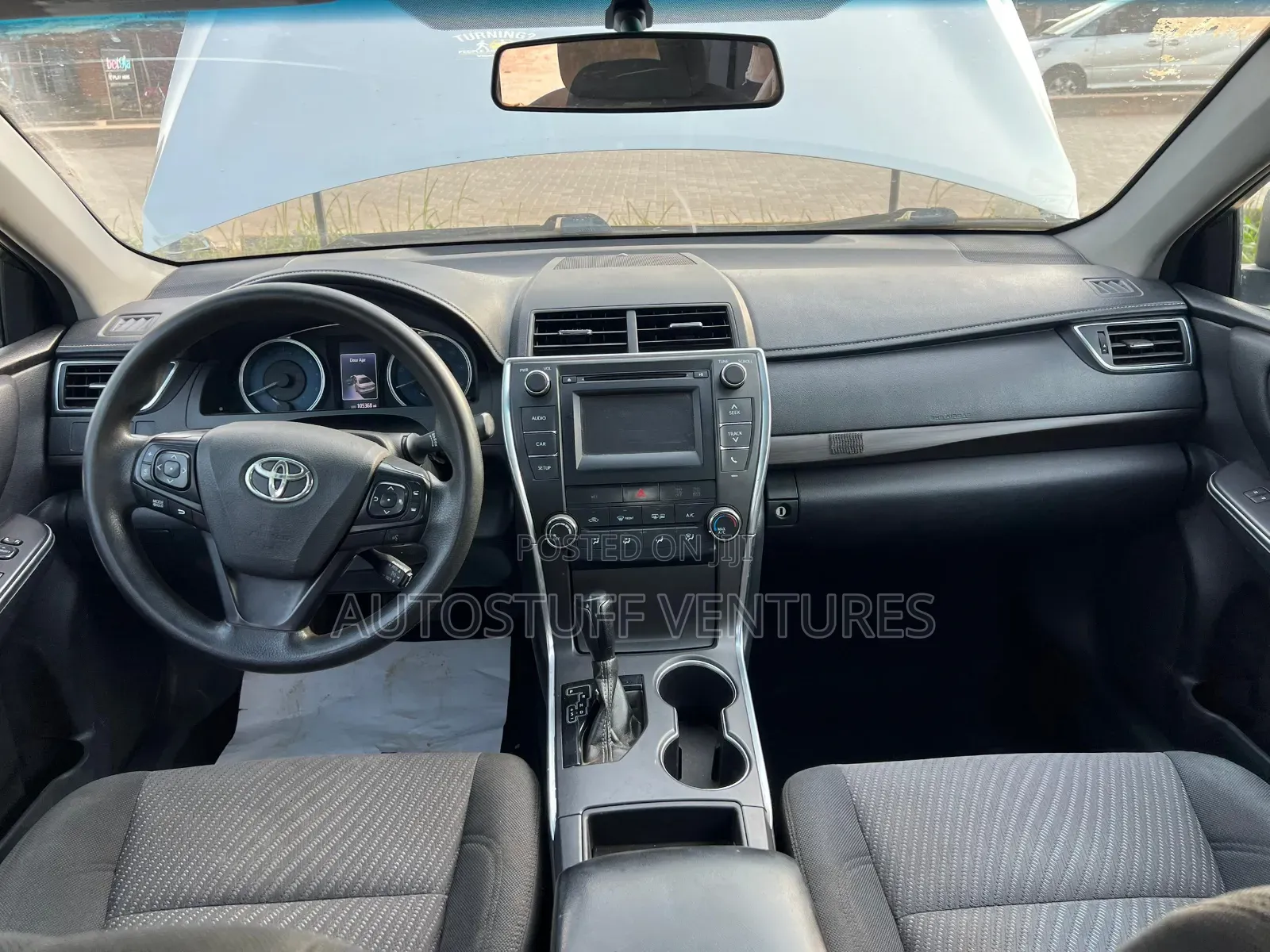 Toyota Camry LE 4dr Sedan (2.5L 4cyl 6A) 2017 Silver
