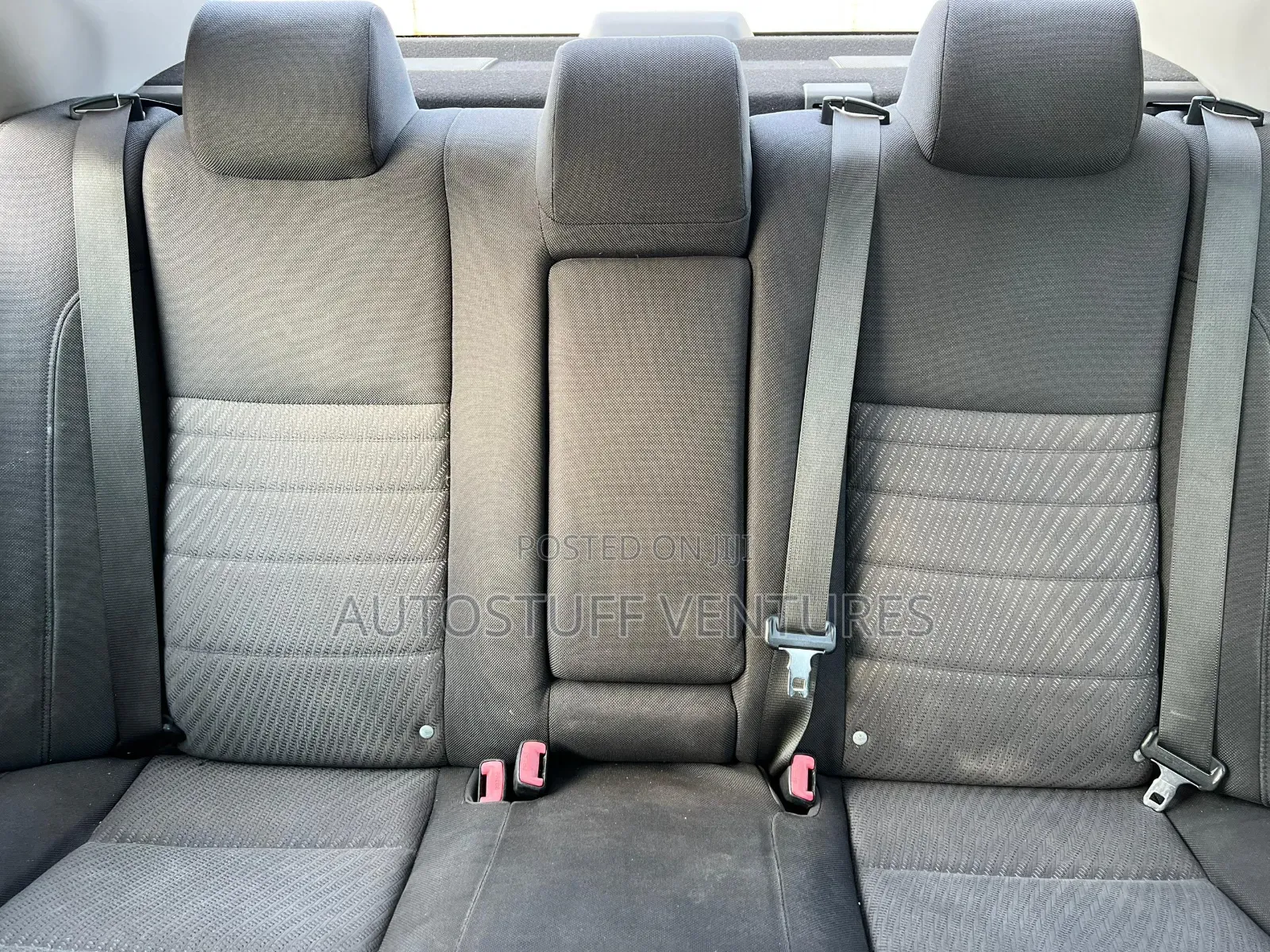 Toyota Camry LE 4dr Sedan (2.5L 4cyl 6A) 2017 Silver