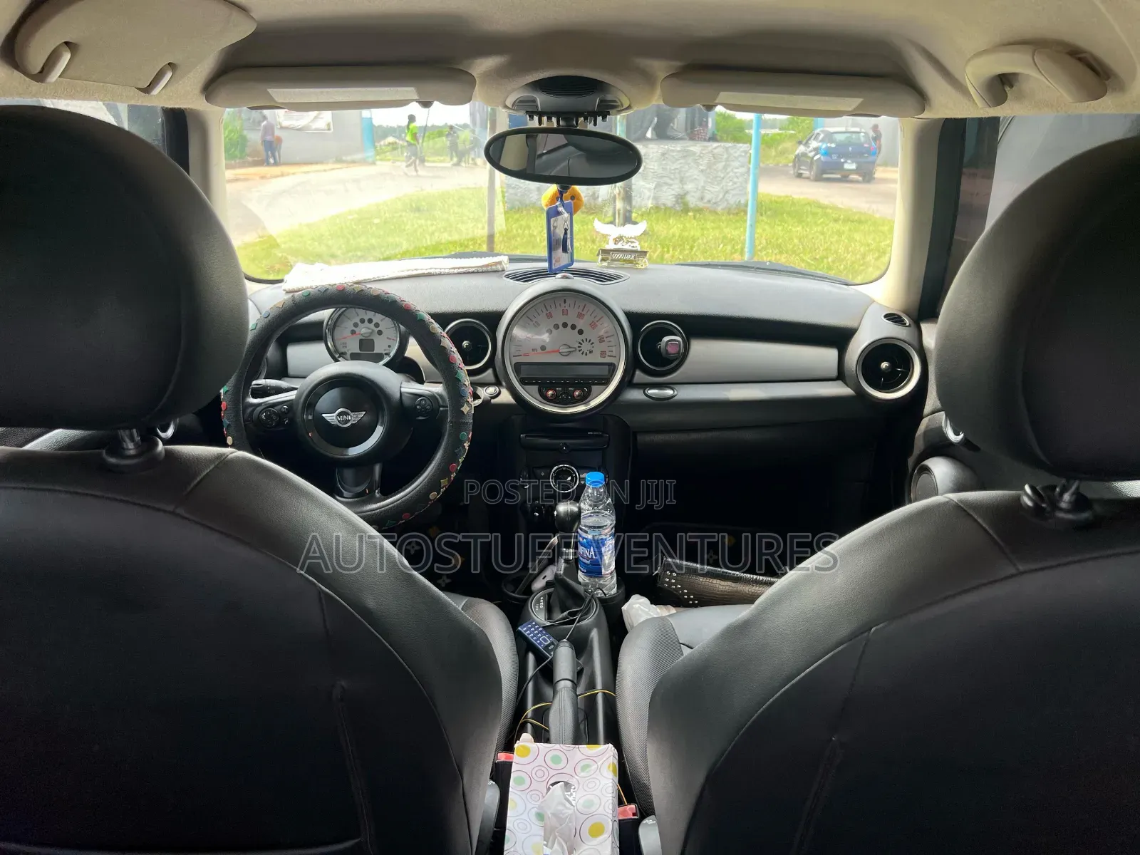Mini Cooper John Cooper Works 2011 Yellow