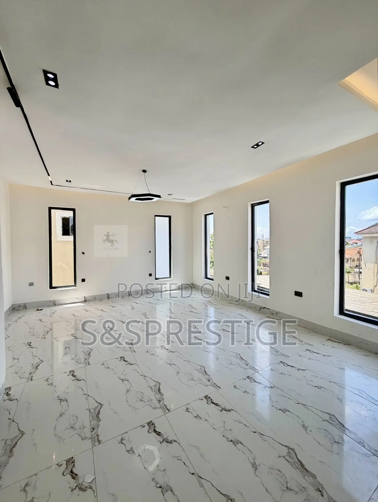 4bdrm Duplex in Parkview Estate for sale