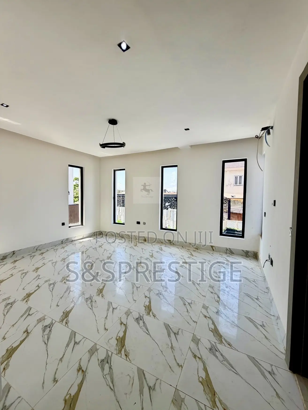 4bdrm Duplex in Parkview Estate for sale