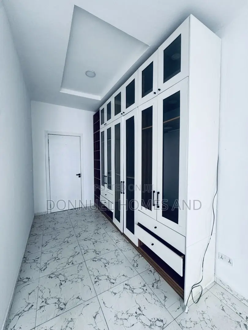 4bdrm Duplex in Lekki Expressway for rent